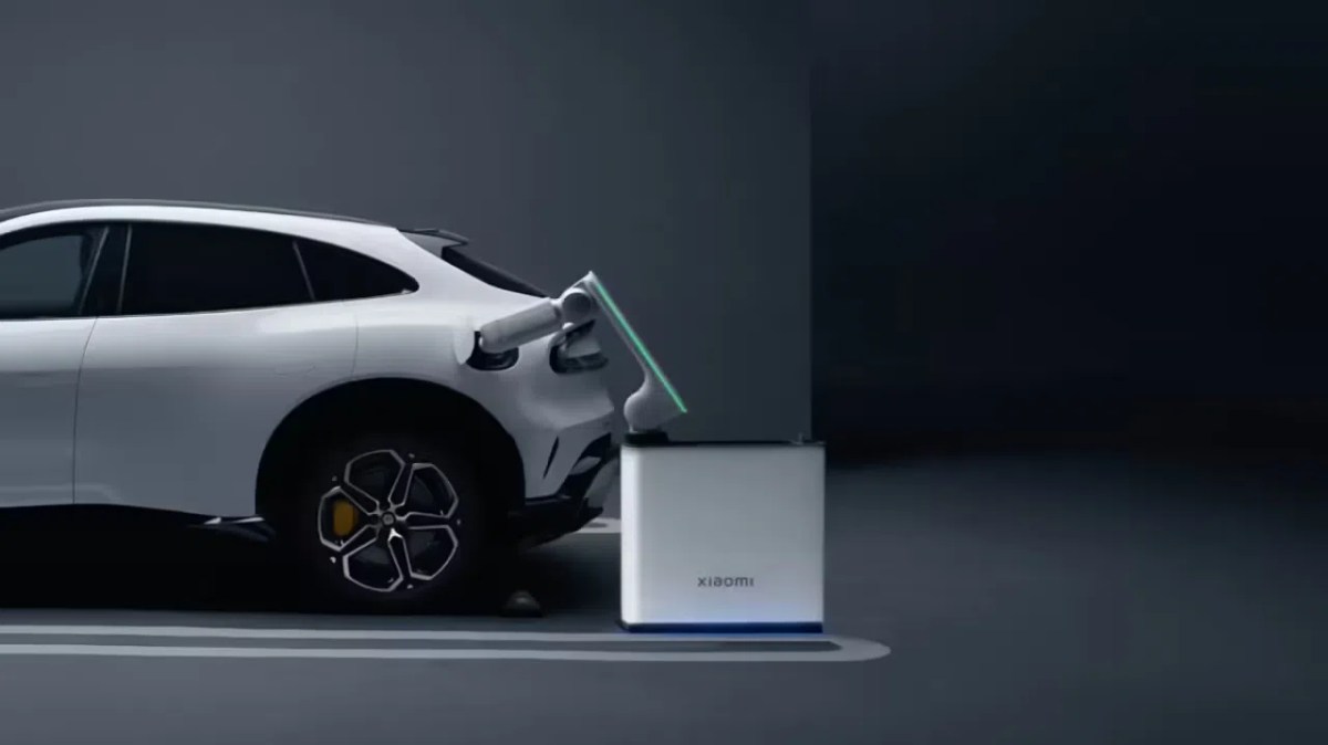 Xiaomi Pamer Robot Pengecas Mobil Listrik