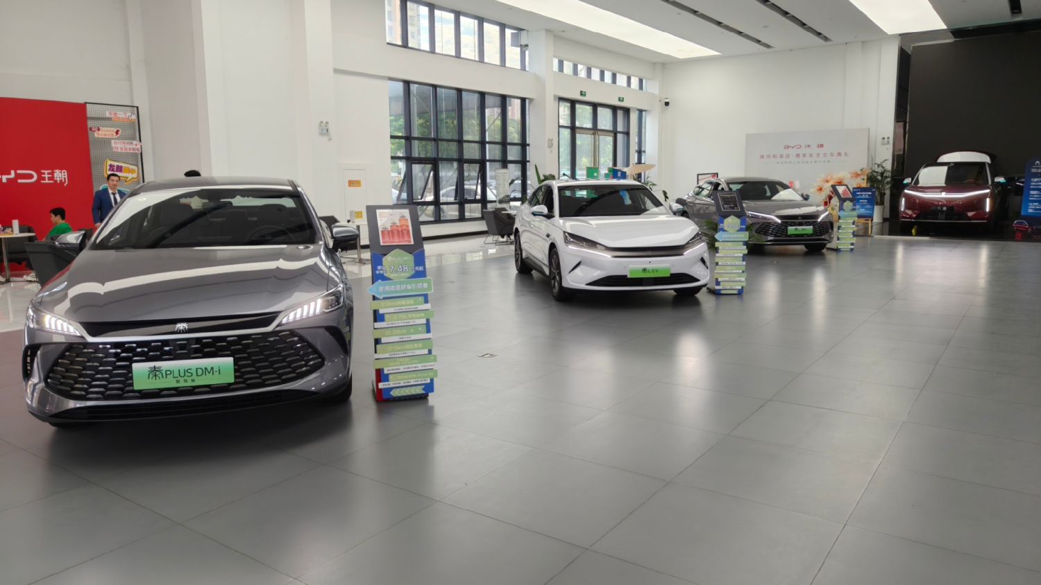 Mobil Listrik dan Hybrid Kuasai 62,9% Pasar Cina