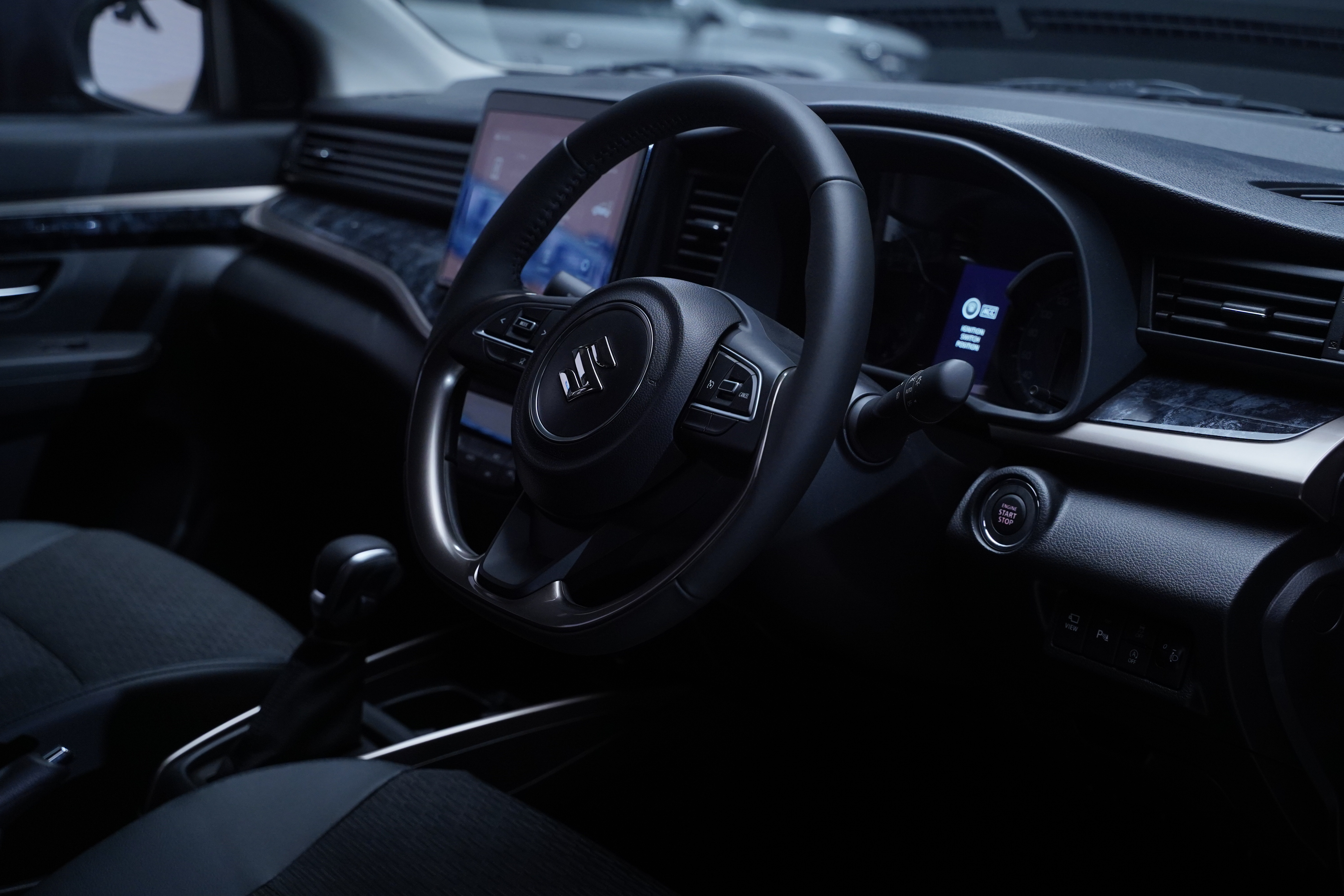 XL7 New Alpha Hybrid - Steering Wheel