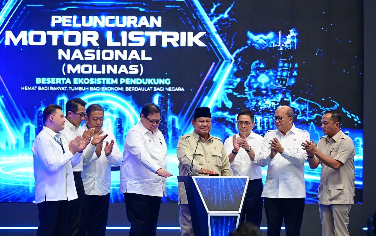 Presiden Prabowo Luncurkan Motor Listrik Nasional di Cikarang