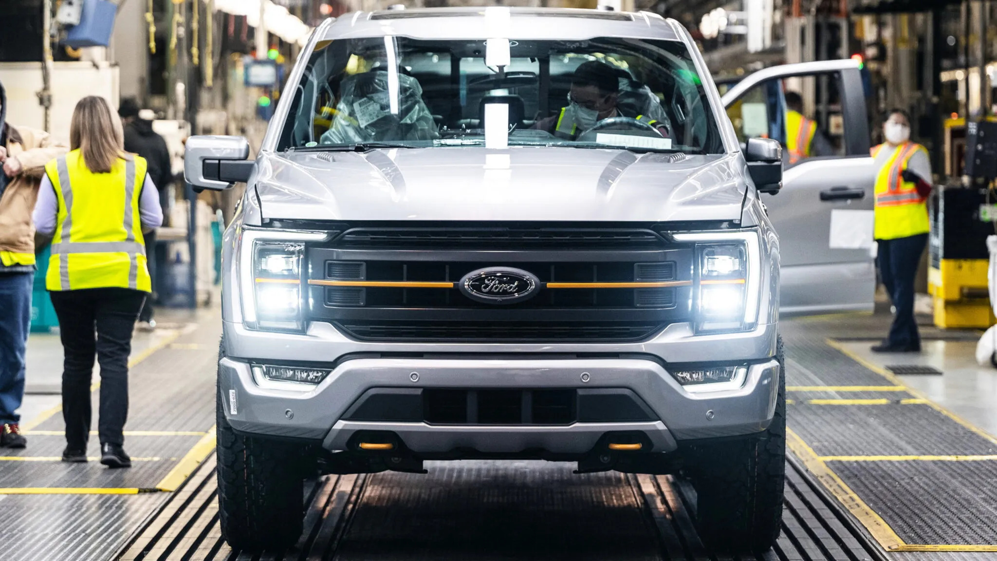 Trump Longgarkan Standar Emisi AS, Mobil Boleh Lebih Boros