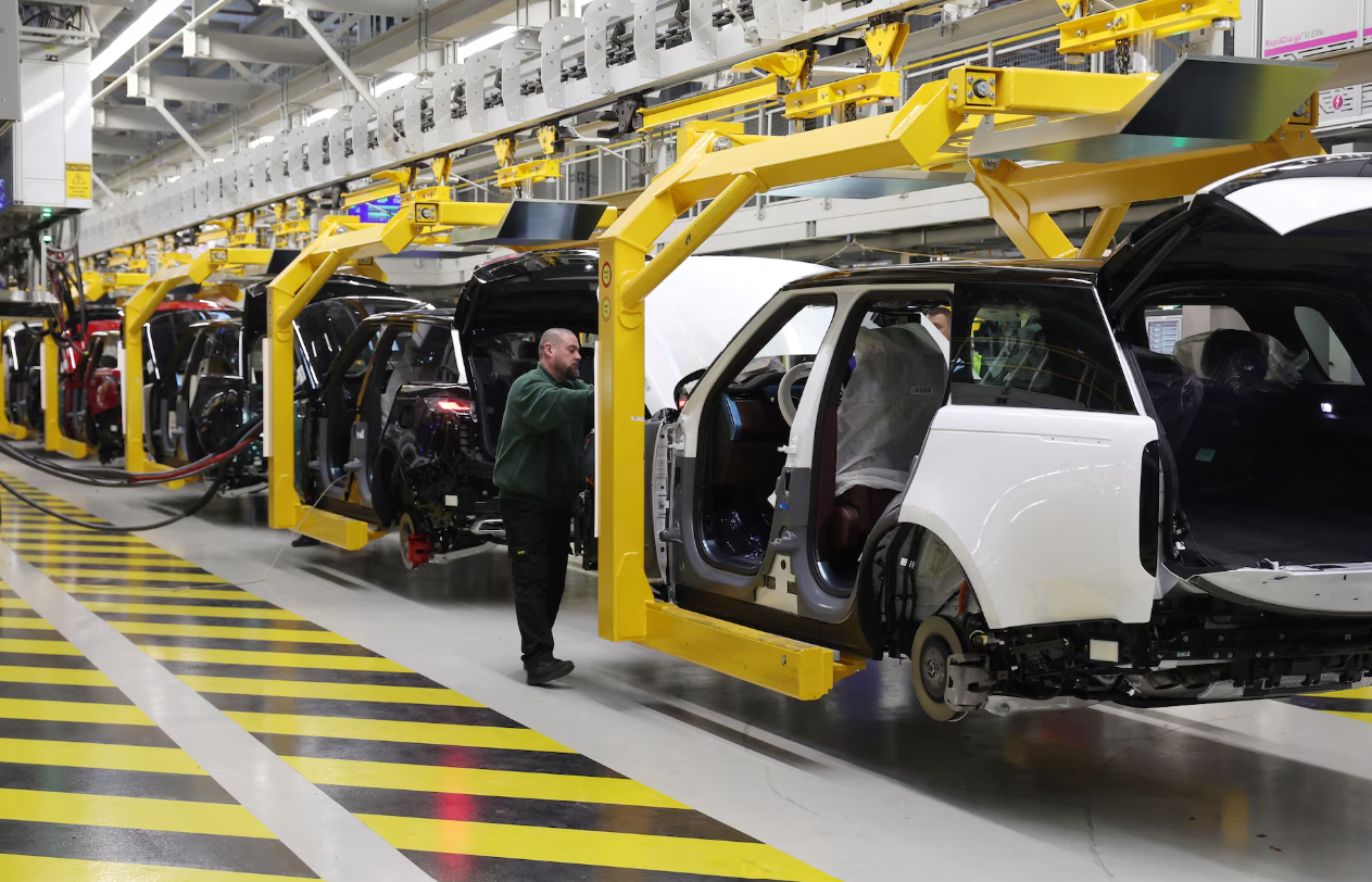 Jaguar Land Rover Dihantui PHK 4.000 Karyawan