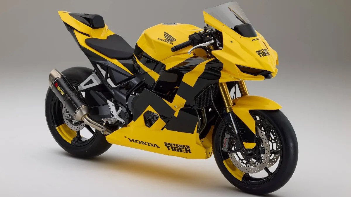 Honda dan Onitsuka Tiger Kolabs Bikin Motor Sport Kuning