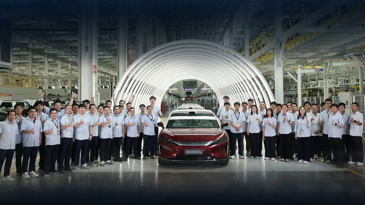 BYD Cetak Sejarah, Tembus Produksi 10 Juta Unit