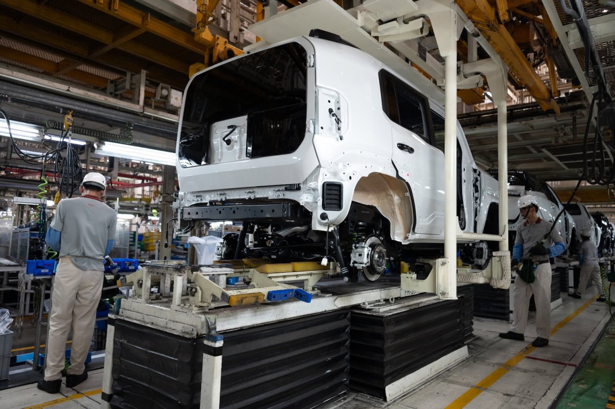 Toyota Hentikan Operasional 3 Pabrik Thailand Terdampak Banjir